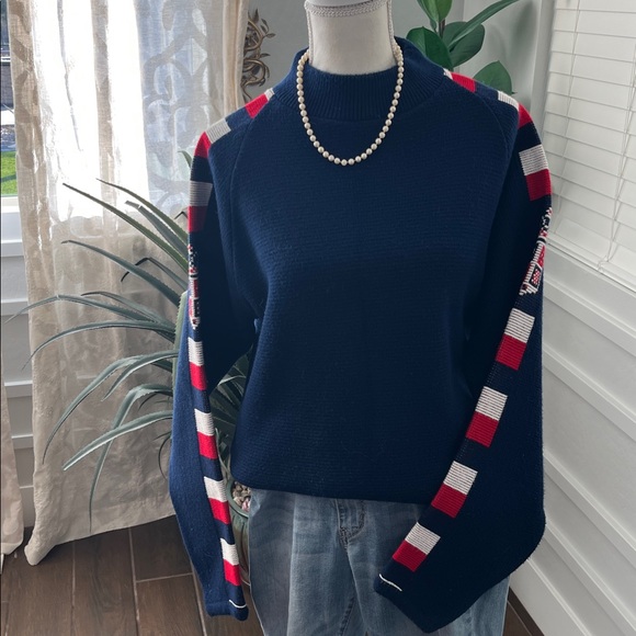 Vintage Jersild preppy knit sweater with coat of arms sleeve details - Picture 4 of 15